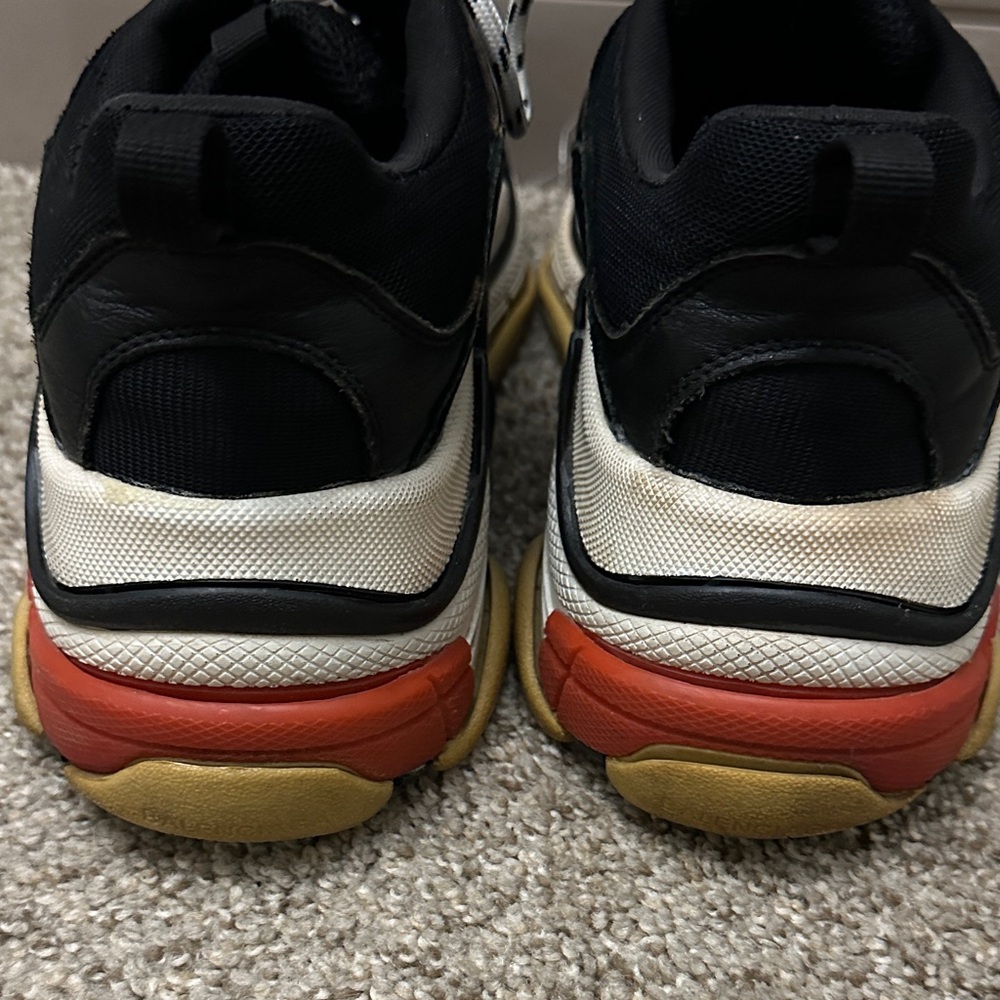 Balenciaga Men's Black and Red Sneakers - Picture 2 of 5